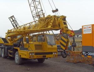 Автокран XCMG QY20B в аренду